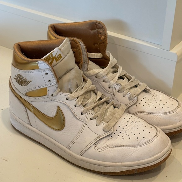 Nike Women's White and Gold Sneakers - Picture 1 of 6